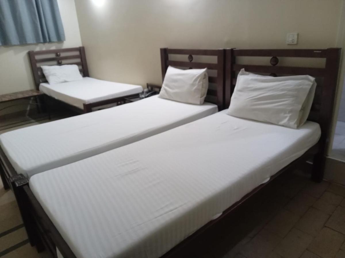 New Hotel Chilton Karachi Exterior photo