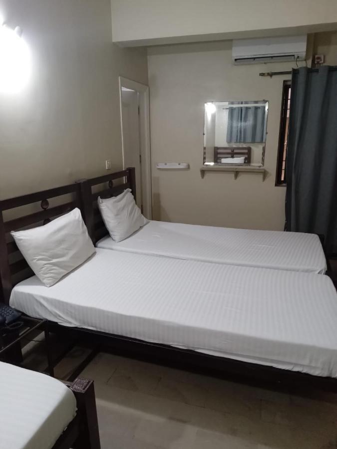 New Hotel Chilton Karachi Exterior photo